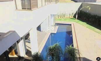 Imagem: Casa com vista para lagoa em Alphaville