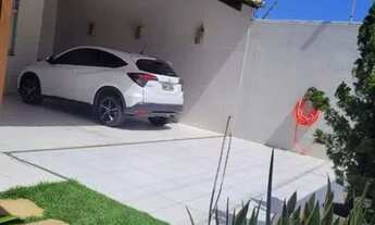 Imagem 5: Casa em rua pública