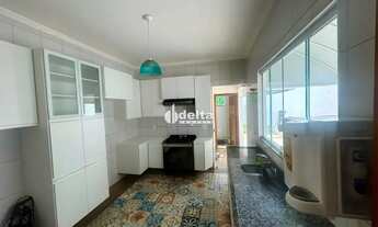 Imagem 11: Casa residencial com 3 quartos sendo 2 suítes, disponível para locação no bairro Vigilato