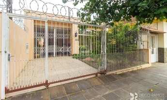 Imagem 7: Casa térrea à venda, com 2 suites, 3 banheiros, edicula, pátio, 2 vagas - Bairro Medianeir