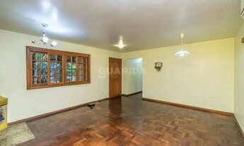 Imagem 4: Casa Residencial com pátio, 3 dormitórios, mobiliada, 2 vagas de garagem cobertas, no Bair