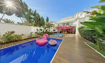 Imagem: Casa pé na areia de Juquehy em condomínio