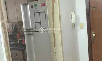 Imagem 5: Apartamento de 2 Dormitórios com Sacada - Jardim Botânico - Porto Alegre