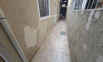 Imagem 7: Casa térrea com 1 quarto, sala, cozinha, banheiro, área de serviço, 1 vaga de garagem