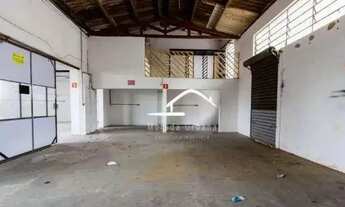 Imagem 5: Galpão para Locação na Rua Cerro Corá 1.000m², Pé-Direito Alto e Vagas Frontais