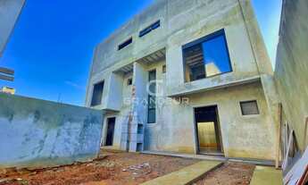 Imagem 4: Sobrado de Alto Padrão com Vista para o Mar, Piscina e Estrutura Tecnológica Completa