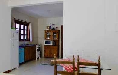 Imagem 5: SOBRADO COM PISCINA EM BOMBINHAS PROXIMO A PRAIA DE CANTO GRANDE