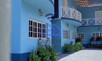 Imagem: Sobrado em condomínio com piscina para