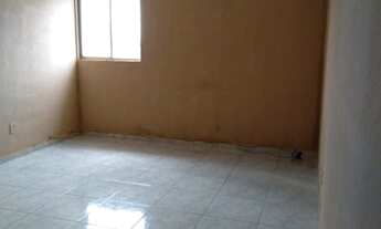 Imagem 5: Alugo Ótimo Apartamento Forrado Todo Gradeado e Na Cerâmica 2 Quartos No Curado IV