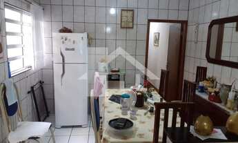 Imagem 2: Casa à Venda no bairro de Quitaúna com 3 dormitórios, 1 suíte, 2 banheiros e 2 vagas de ga