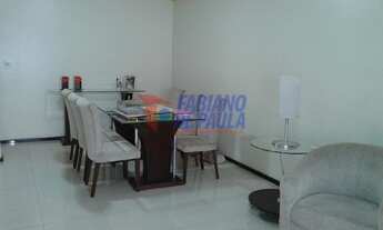 Imagem 4: Casa com quartos espaçosos e excelente área externa