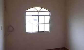 Imagem 2: Casa ampla e ainda conta com parte do lote com bastante área externa. Oportunidade