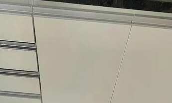 Imagem 3: Apartamento no Alameda do Frio 2 Qts 1 suíte. Armários na cozinha. R$ 1250,00