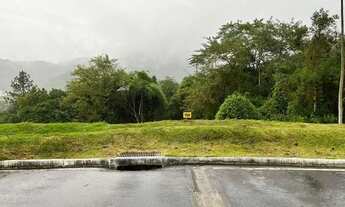 Imagem: Terreno em condomínio fechado de alto padrão