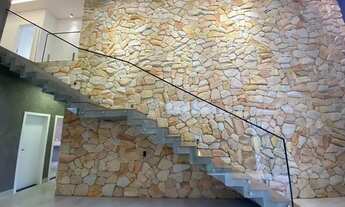 Imagem 2: Casa no Eco Spa// 3 suítes (suíte master com closet e varanda) + escritório // sala de cin