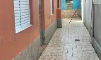 Imagem 2: Alugo Casa nos fundos três peças amplas + banheiro. AV. Brasil Simões Lopes