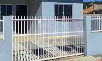 Imagem: Casa com amplo jardim 2 quartos em Vila