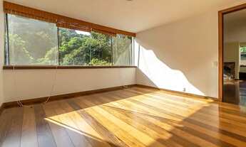 Imagem 6: Viva em um refúgio de tranquilidade: Casa espaçosa em condomínio arborizado em São Conrado