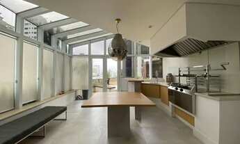 Imagem: Cobertura com reforma moderna no jardim