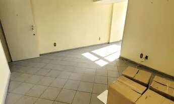 Imagem 3: Cód.: 901 - Apartamento de frente, com 2 Quartos, 2 Banheiros e 1 Vaga de Garagem, à venda