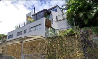 Imagem 2: Casa para venda possui 250 metros quadrados com 3 quartos em Lagoa da Conceição - Florianó