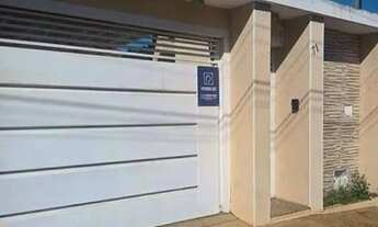 Imagem: Casa com 4 quartos e 2 banheiros