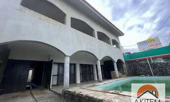 Imagem: Casa com 5 dormitórios à venda, 190 m²