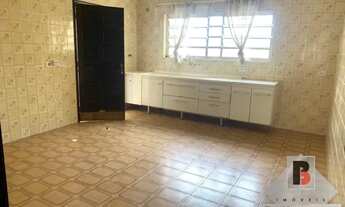 Imagem 3: Sobrado para aluguel e venda tem 200 metros quadrados com 3 quartos