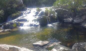 Imagem 4: Sítio para aluguel de temporada com cachoeira particular