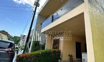 Imagem 5: Imóvel para aluguel possui 220 metros quadrados com 4 quartos