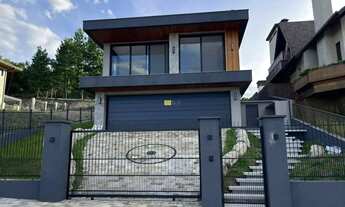 Imagem: Casa nova de 4 quartos á venda em Gramado