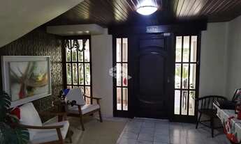 Imagem 5: Apartamento de 2 dormitórios e dependência, 1 Vaga de Garagem em POA