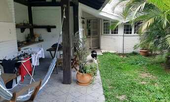 Imagem 2: Casa com 3 quartos (1 suíte), 430m² e 4 vagas de garagem em Jardim Isabel - Porto Alegre