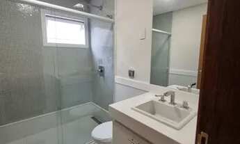 Imagem 7: Casa de condomínio sobrado para aluguel possui 360 metros quadrados com 3 quartos