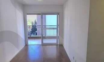 Imagem 3: Apartamento 67m² com 2 dormitórios, repleto de armários, disponível para locação no Empres