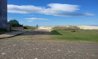 Imagem 3: Terreno a beira mar