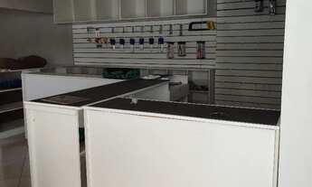 Imagem: Casa primeiro andar, loja no térreo com