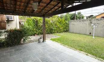 Imagem 6: Venda casa linear 3 quartos, 1 suíte, 4 banheiros, 2 vagas, piscina, sauna, churrasqueira