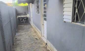 Imagem 2: Aluga-se Casa de Fundo