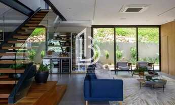 Imagem 2: Casa em Condomínio Fechado em São Roque, 550m² com 3 Suítes e Muito Lazer