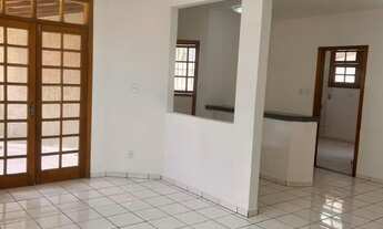 Imagem 3: Alugo/ Vendo casa no bairro Castália