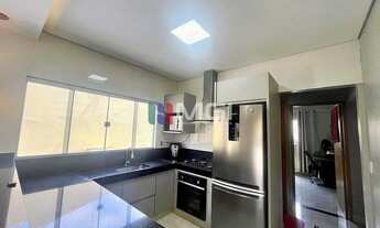 Imagem 4: Casa térrea sozinha no lote com 3 quartos