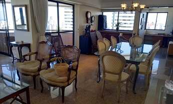 Imagem 4: Apartamento para venda possui 237 m²com 3 quartos 2 suítes varandão 3 vagas em Graças - R