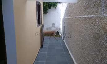 Imagem 4: Casa de condomínio térrea para venda tem 131 metros quadrados com 3 quartos