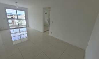 Imagem 2: Apartamento para aluguel com 77 metros quadrados com 3 quartos em Anil - Rio de Janeiro