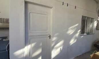 Imagem: Casa com 02 quartos e quintal independente