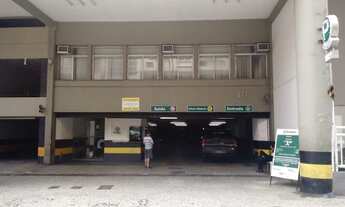 Imagem 1: Prédio comercial, com vários boxes garagem. Tenho 3 para venda a partir de R$ 15.000,00