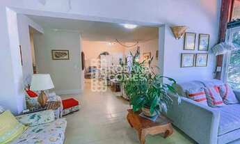 Imagem: Casa duplex à venda no condomínio Santa