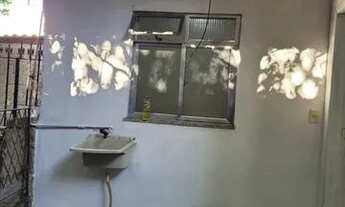 Imagem 4: Casa pequena com quintal