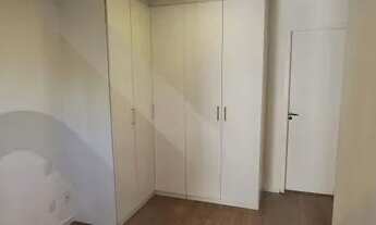 Imagem 4: Apartamento 67m² com 2 dormitórios, repleto de armários, disponível para locação no Empres